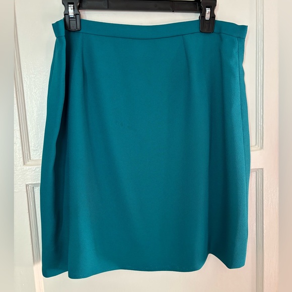 Elegant Hand Stitchhed and Beaded Skirt and Blouse Set - Picture 4 of 11